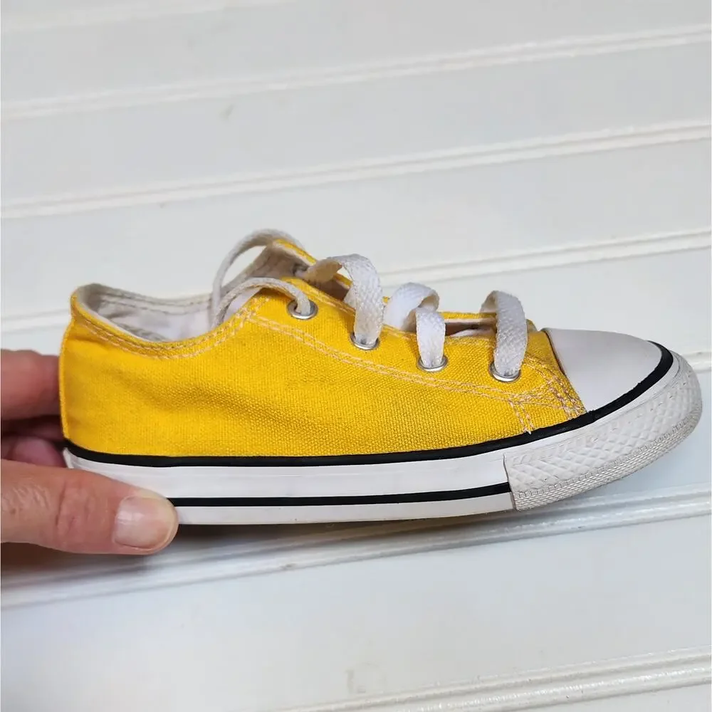 Converse Kids Chuck Taylor All Star Low Sneakers Size 9 Yellow